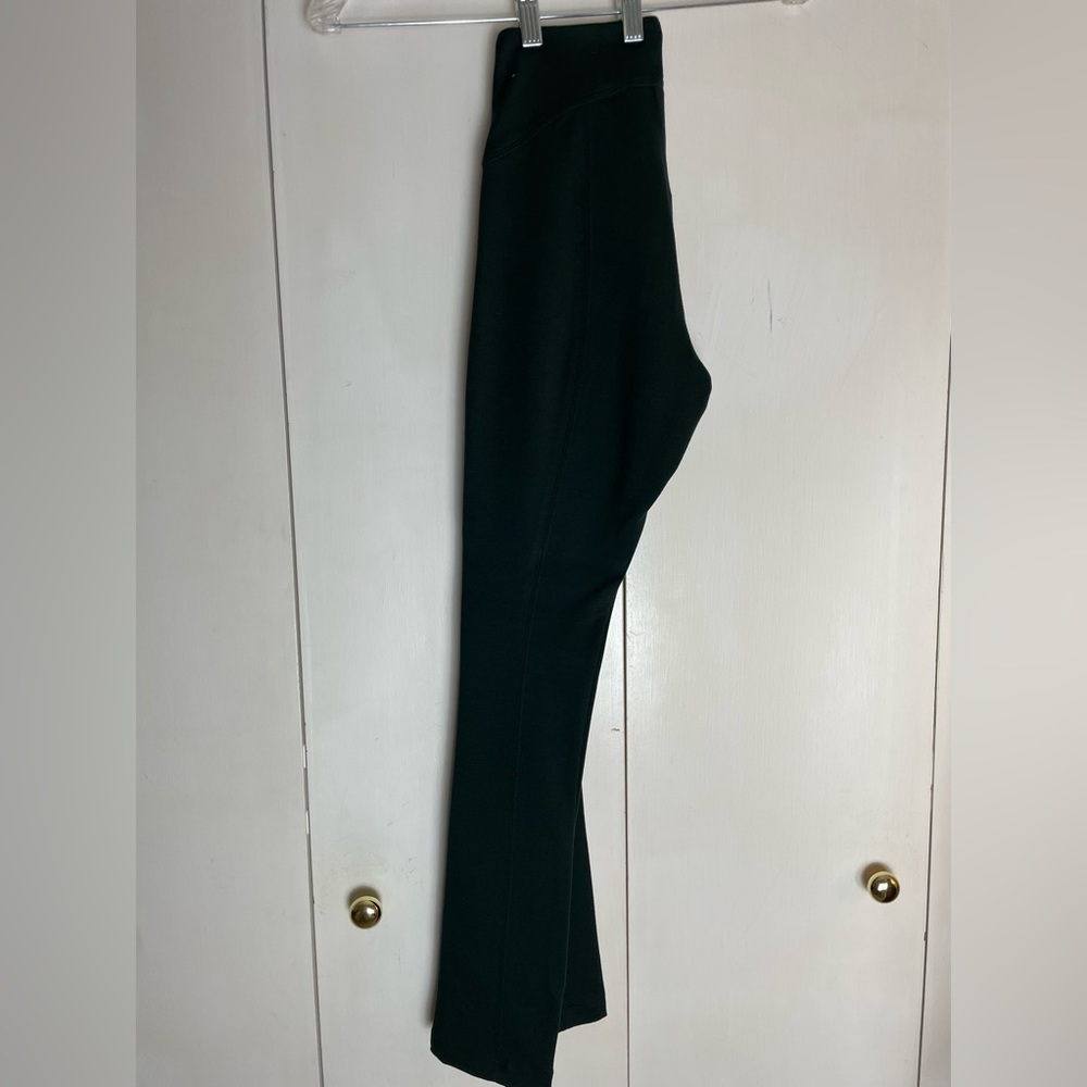 White House Black Market legging with back seam, forest green or black, XS short